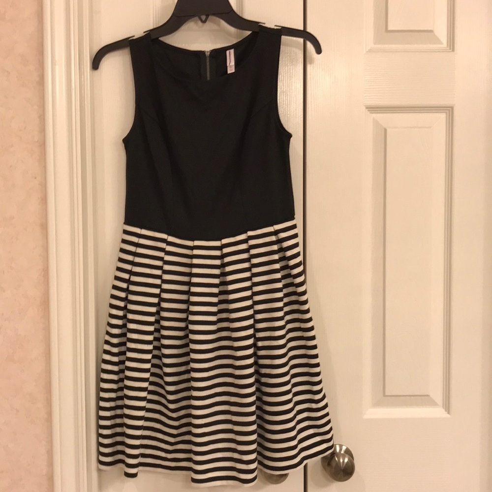 🌟🎉Host Pick! NWOT Xhilaration B&W Dress
